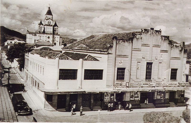 1945